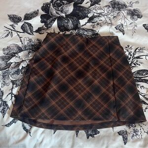 Brown plaid mini skirt • dark academia / whimsigoth • H&M